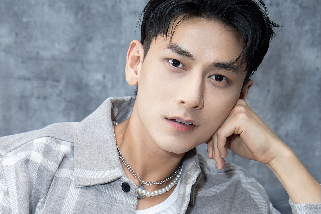 Isaac: ‘Muon ghep toi voi nam hay nu deu duoc, chi can khan gia vui' hinh anh