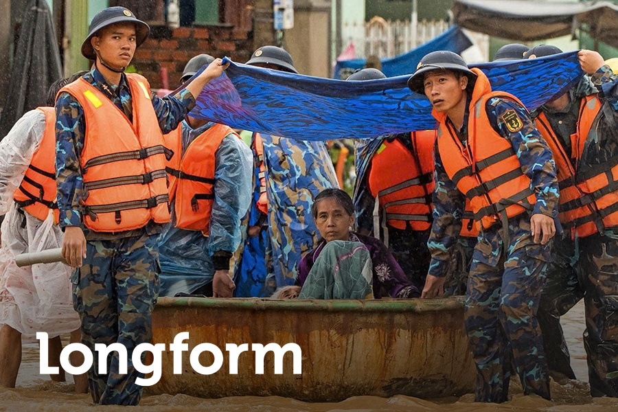 Mua lu, sat lo khap mien Trung, Tay Nguyen: Tia sang giua bien lu den hinh anh