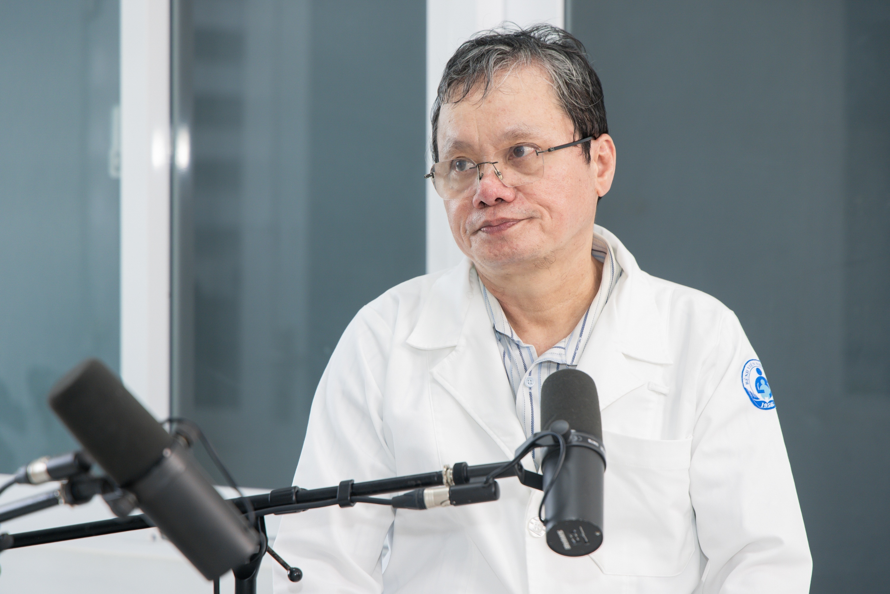 BS Trương Hữu Khanh ảnh 3