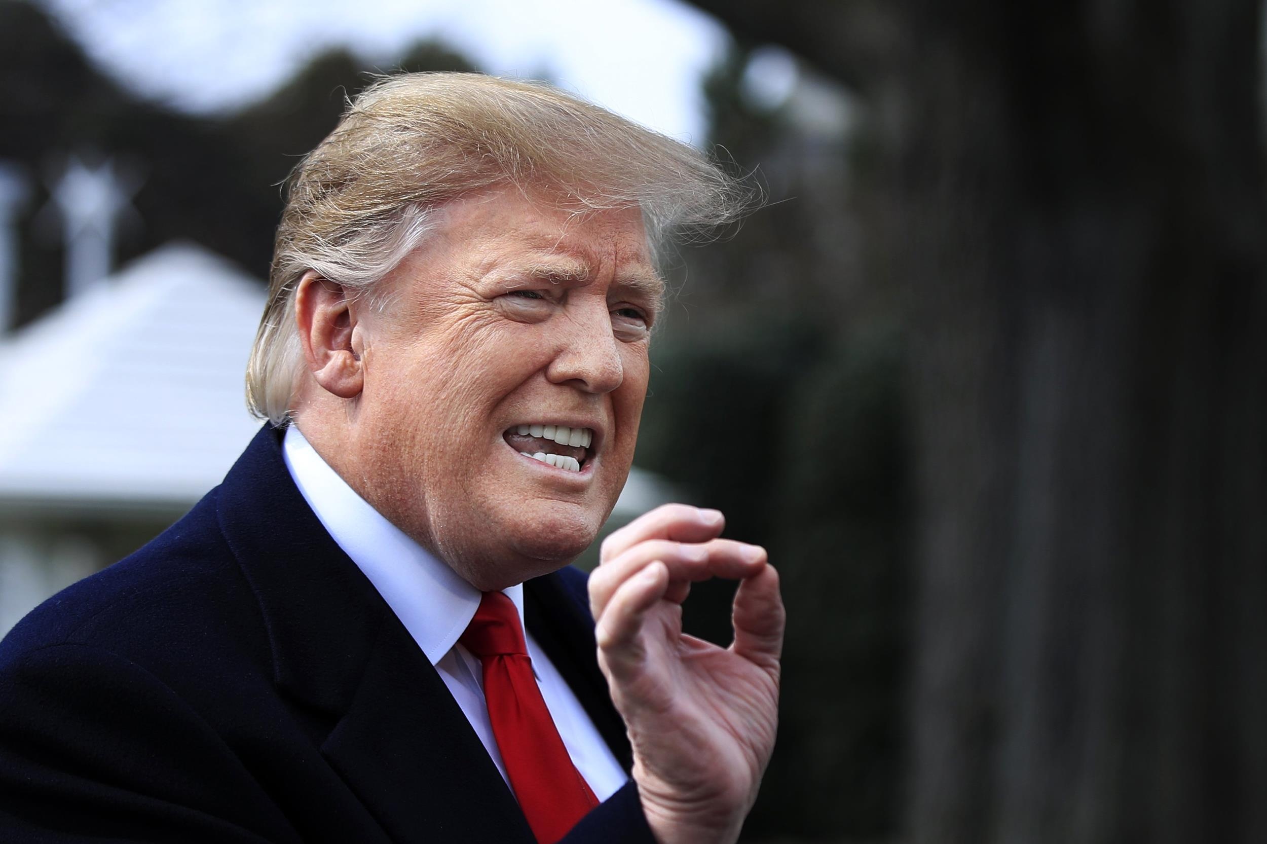 Hai dong tweet cua ong Trump khien thi truong chung khoan chao dao hinh anh