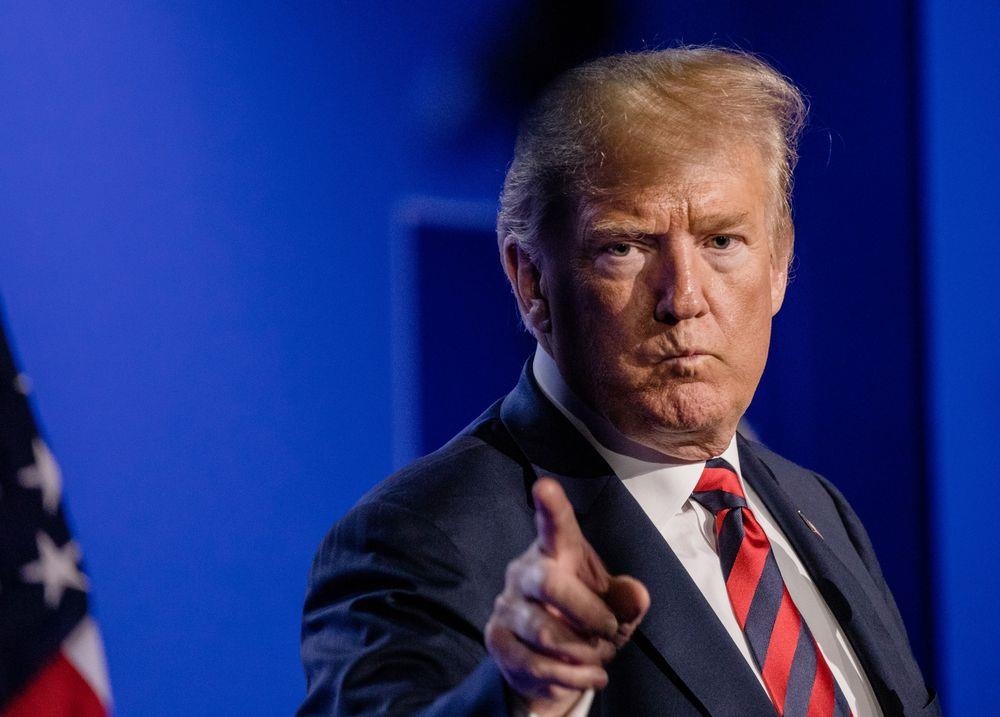 Bat dong san tang gia, Tong thong Trump 'dut tui' them 200 trieu USD hinh anh