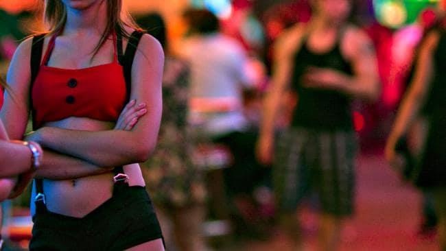 Du lich tinh duc Nhat Ban hy vong phuc hoi su song cac thi tran ngheo hinh anh