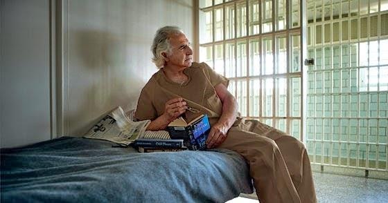 Linh an tu 150 nam, sieu lua Madoff xin Tong thong Trump khoan hong hinh anh