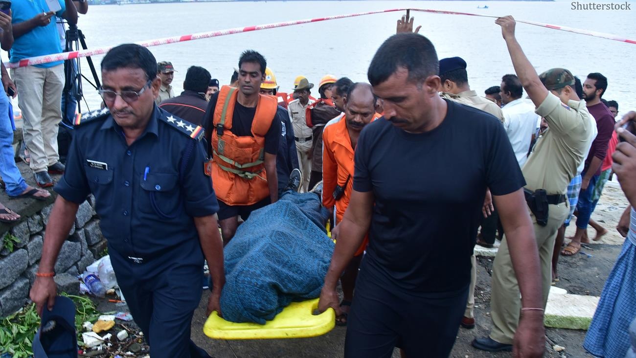 Ong trum ca phe An Do nhay song tu sat vi no ngap dau hinh anh