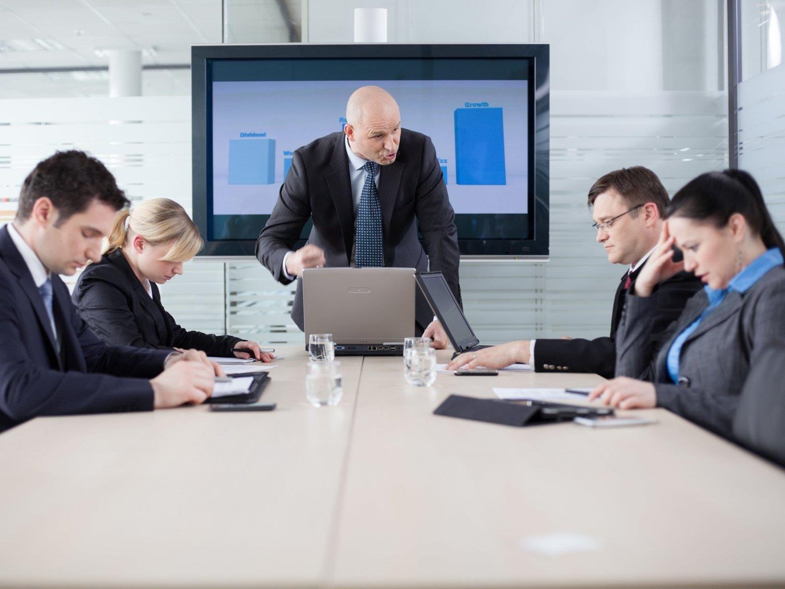 Dau hieu nhan biet va cach doi pho voi nhung vi sep toi te hinh anh