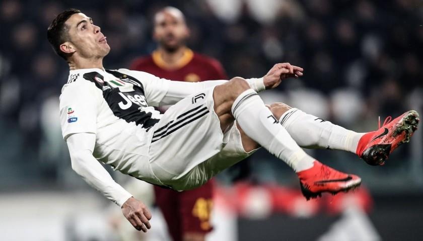 Tiet lo hop dong dat gia nhat the gioi giua Cristiano Ronaldo va Nike hinh anh