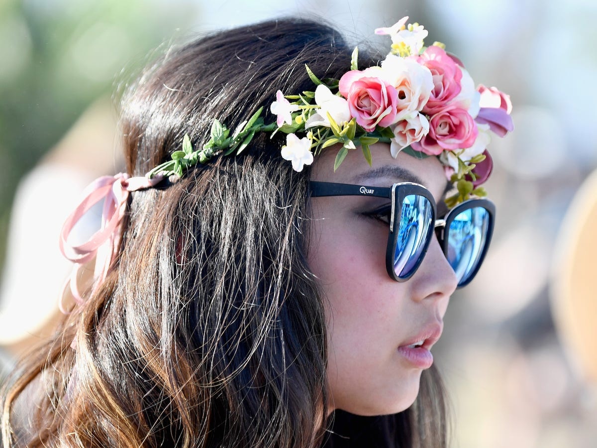 Nguoi My duoi 40 tuoi ngap trong no, phu thuoc vao cha me hinh anh