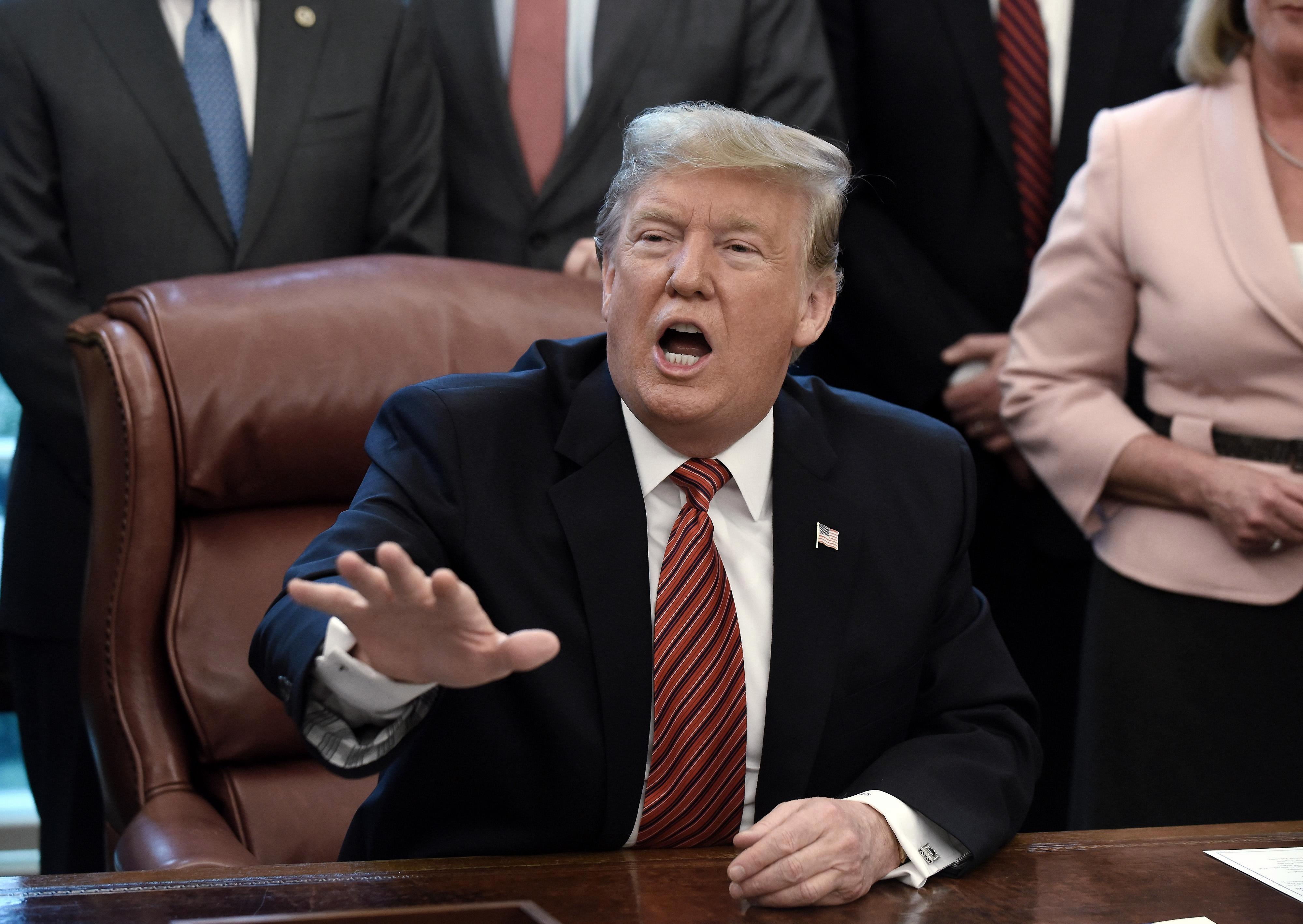 Ngan hang Thuy Sy cho dat cuoc toi 40 trieu USD vao ket qua bau cu My hinh anh