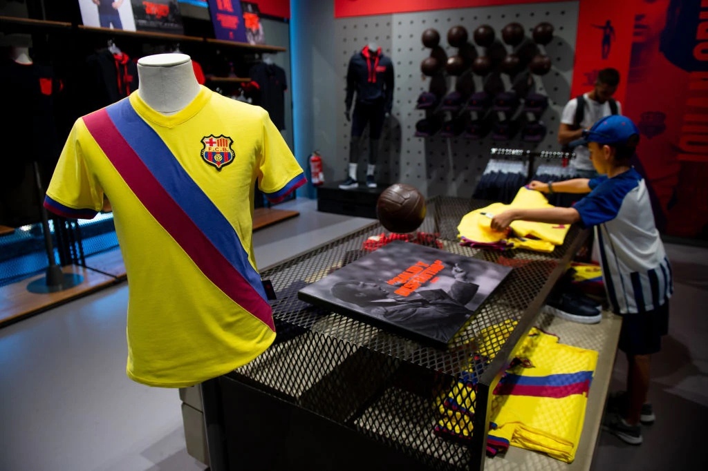 Barcelona sap tro thanh doi bong ty USD anh 2