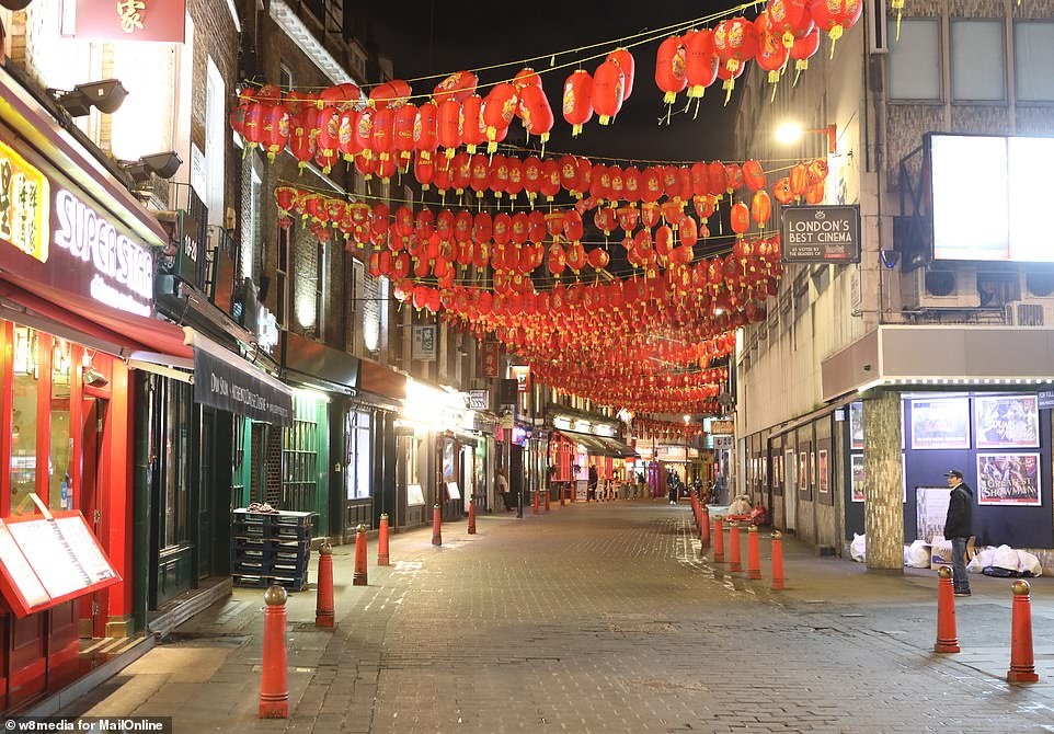 Pho Tau tai London vang tanh vi noi so dich virus corona hinh anh