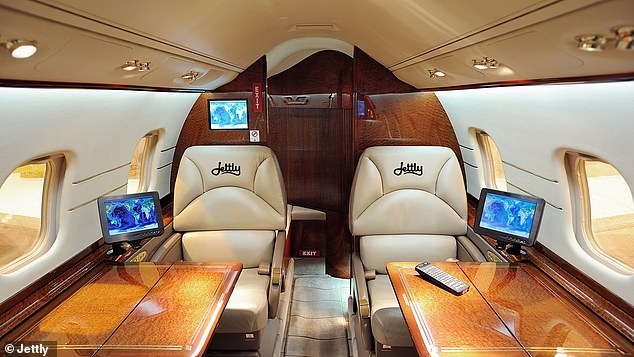 So Covid-19, khach hang tra toi 15.000 USD mot gio thue may bay rieng hinh anh