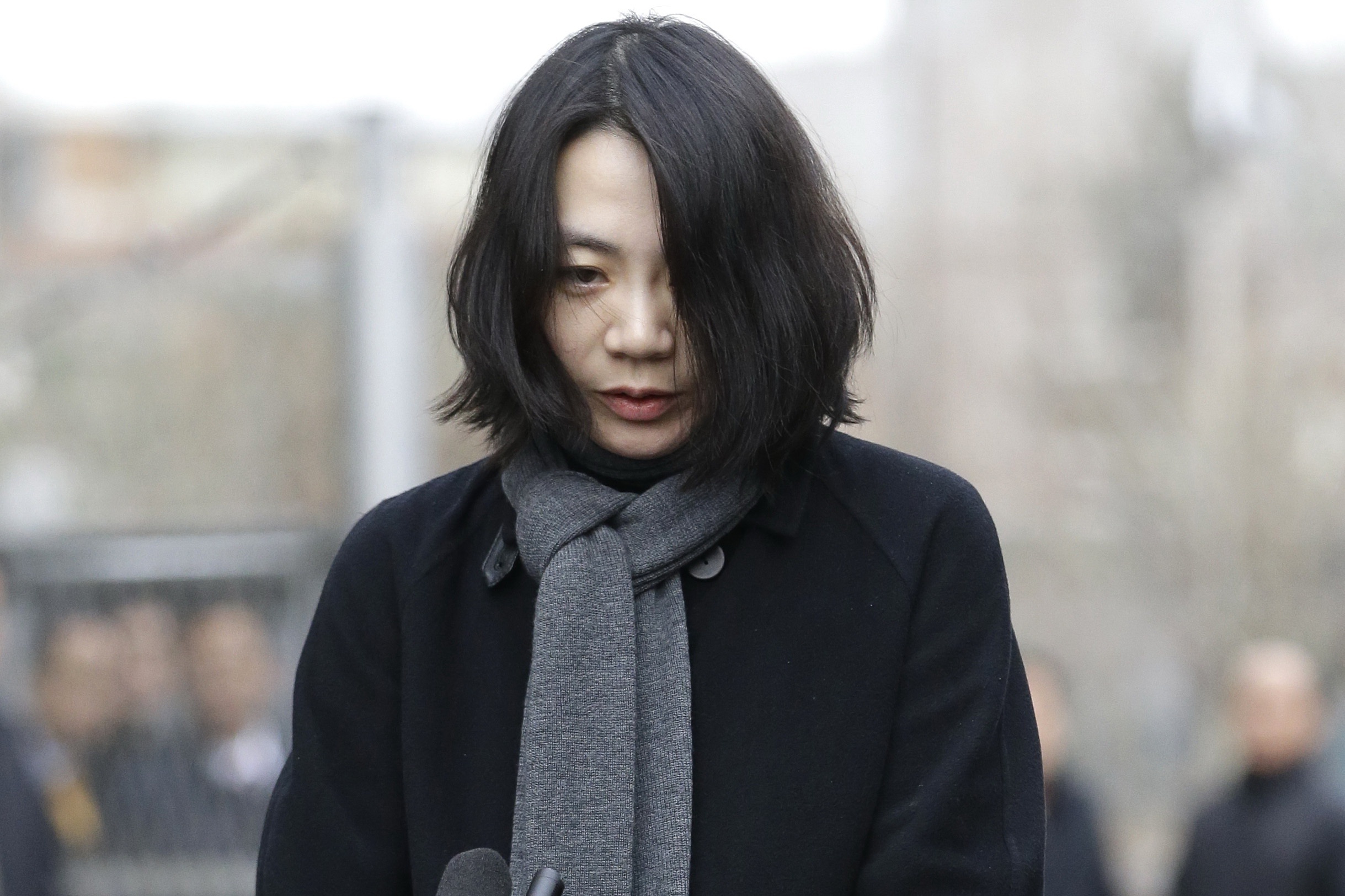 Cong chua Korean Air mo chien dich lat do em trai CEO nhu the nao? hinh anh