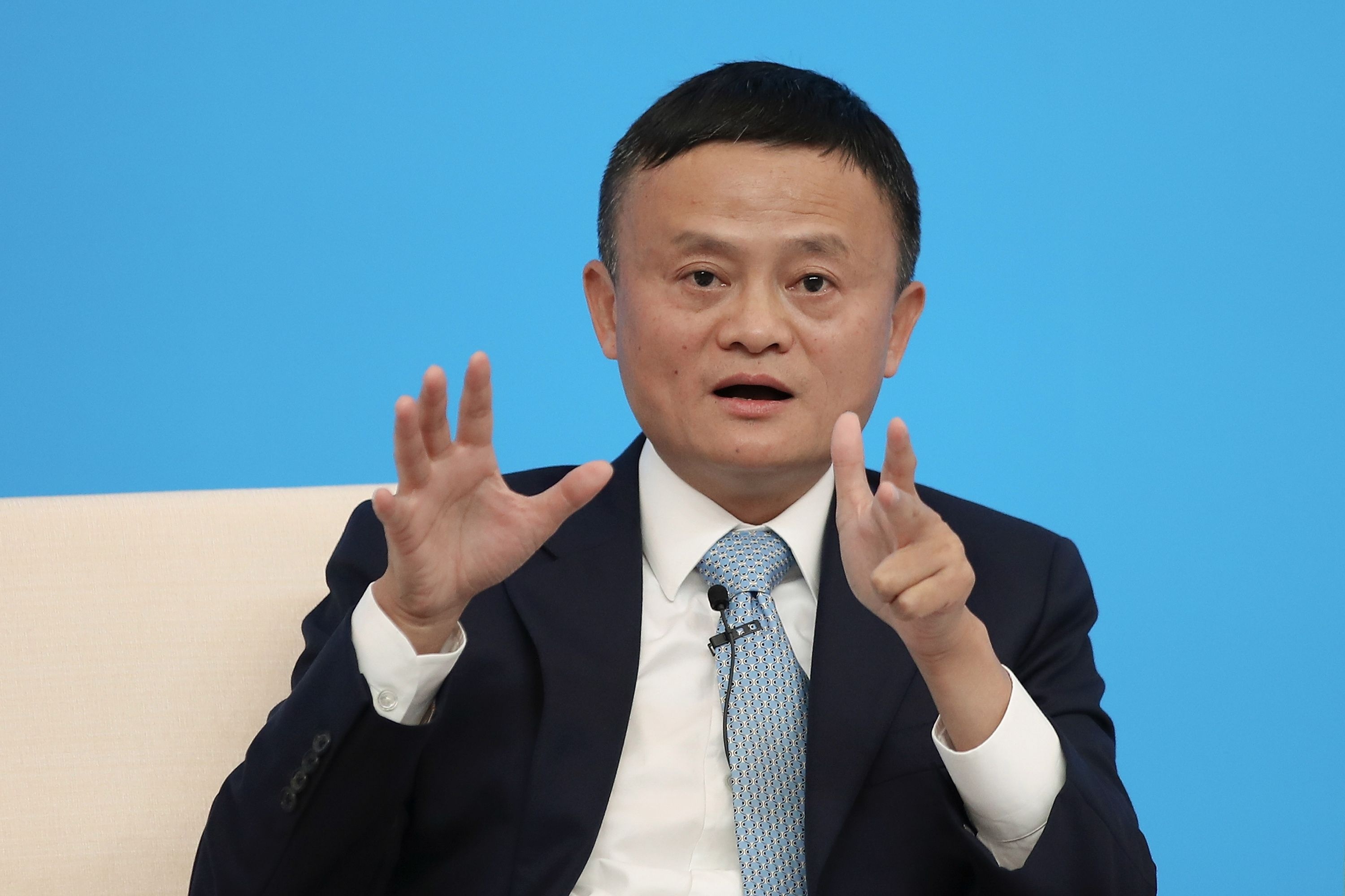 Jack Ma gui 1 trieu khau trang va 500.000 bo xet nghiem cho My hinh anh
