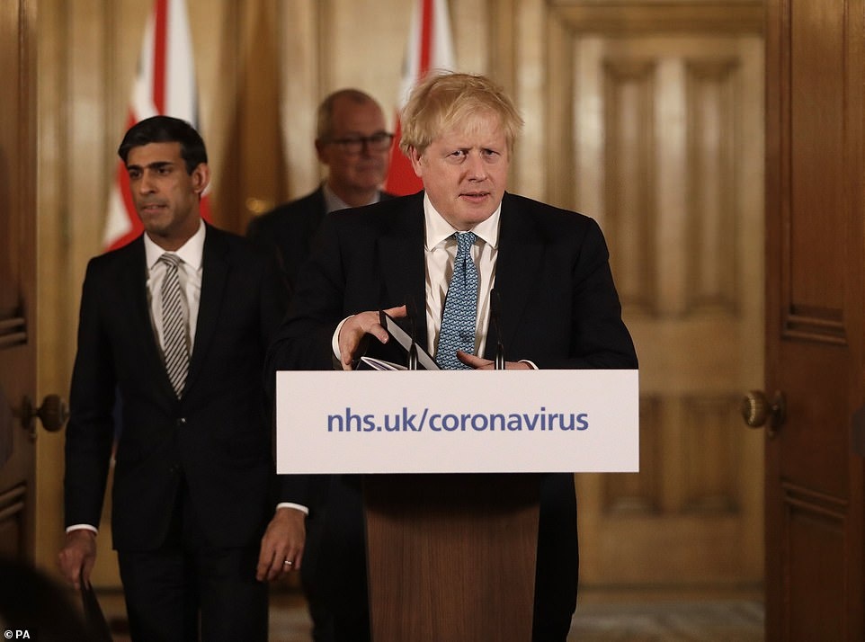 Anh gap rut giai cuu doanh nghiep, du dinh tra luong toan dan hinh anh