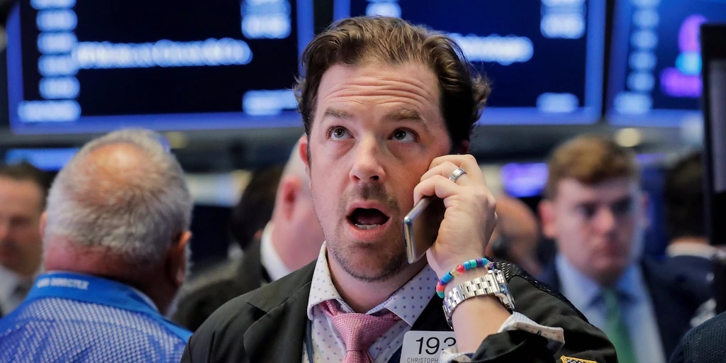 My khong thong qua goi cuu tro, gia chung khoan toan cau lao doc hinh anh