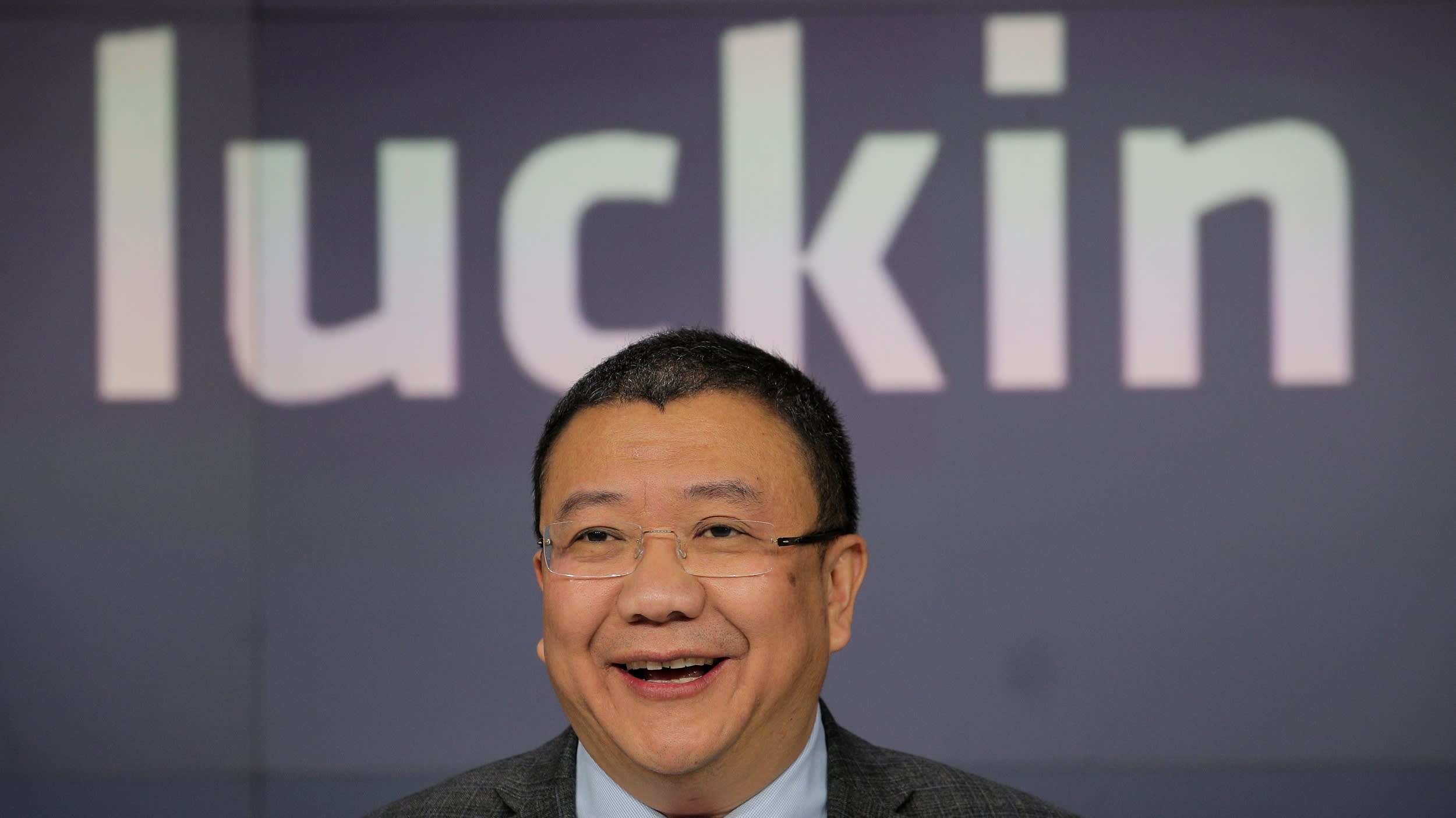 Luckin Coffee khai khong doanh so anh 1