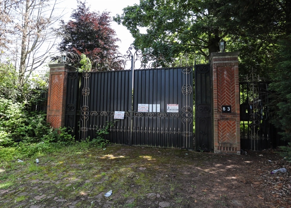 Ben trong khu biet thu sieu dat do bi bo hoang o trung tam London anh 10