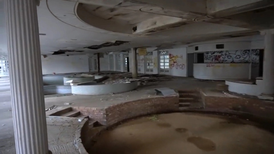 Ben trong khu biet thu sieu dat do bi bo hoang o trung tam London anh 6