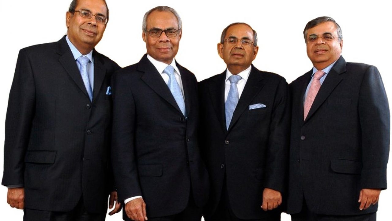 Bon anh em gia toc ty phu o Anh tranh gianh 11,2 ty USD hinh anh