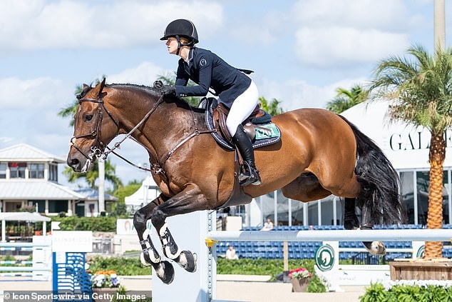 Cuoc song 'dac quyen' theo tiet lo cua ai nu nha Bill Gates hinh anh