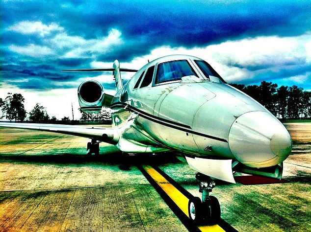 Loi song xa xi gay tuc gian cua thai tu Redbull bo tron anh 9