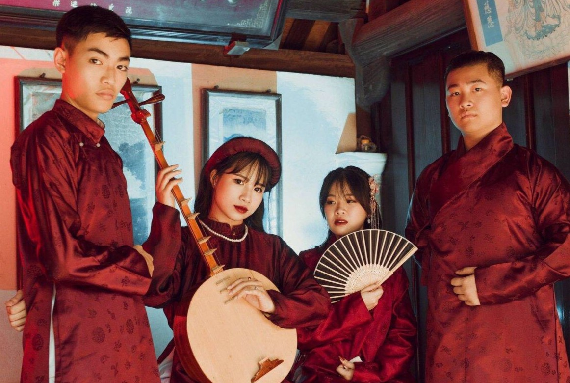 Chum anh ky yeu mac Viet phuc cua hoc sinh lop 12 o Nam Dinh anh 2