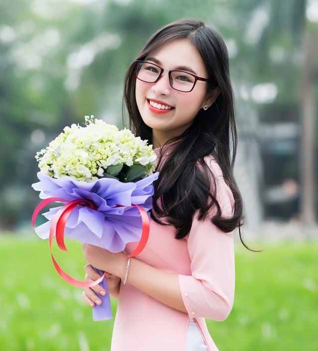 Nu sinh Bach Khoa anh 2