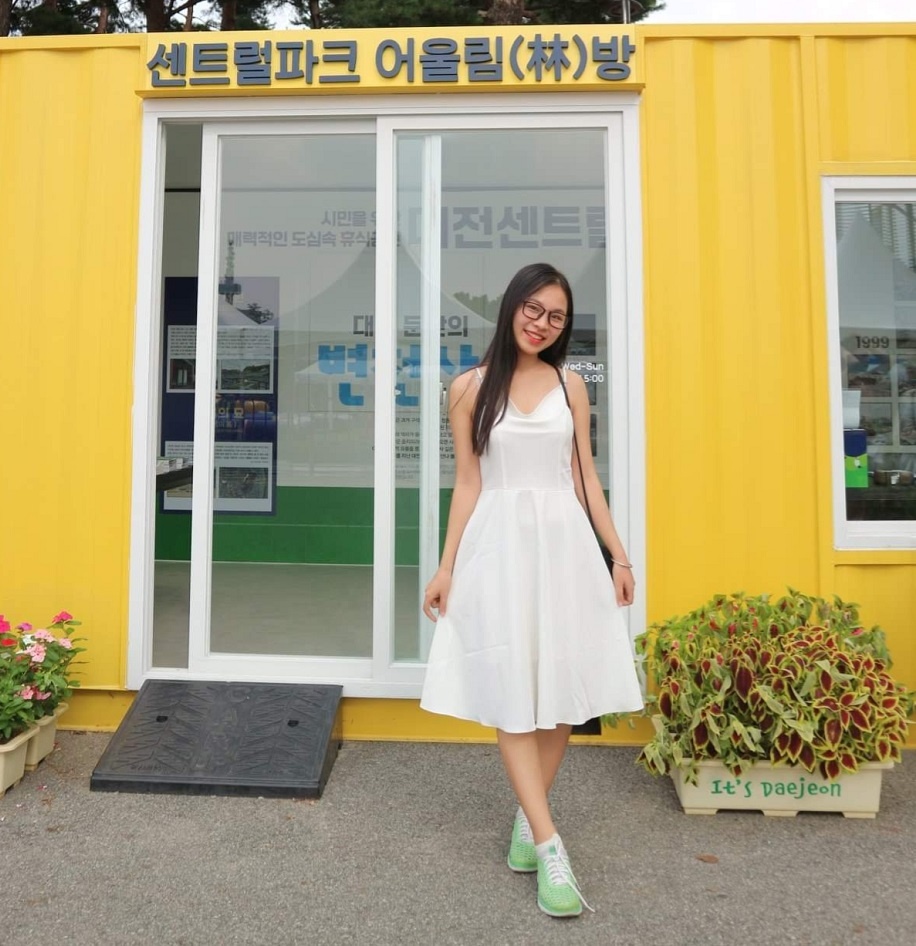 Nu sinh Bach Khoa anh 10