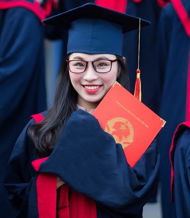 Nu sinh Bach Khoa anh 3