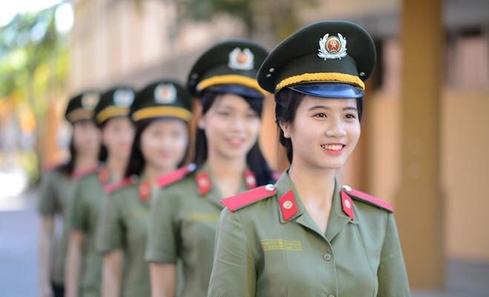 Hoc vien an ninh anh 4