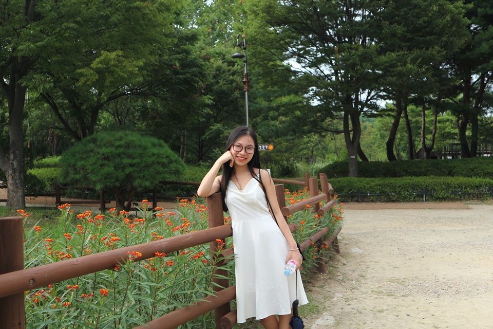 Nu sinh Bach Khoa anh 8