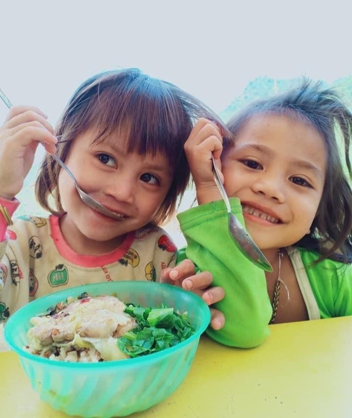 Nhung bua an cua hoc sinh truong Tak Po anh 3