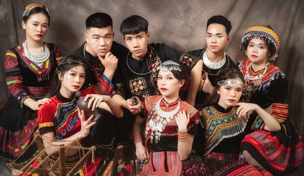 Anh ky yeu dam chat dan toc cua teen Cao Bang hinh anh