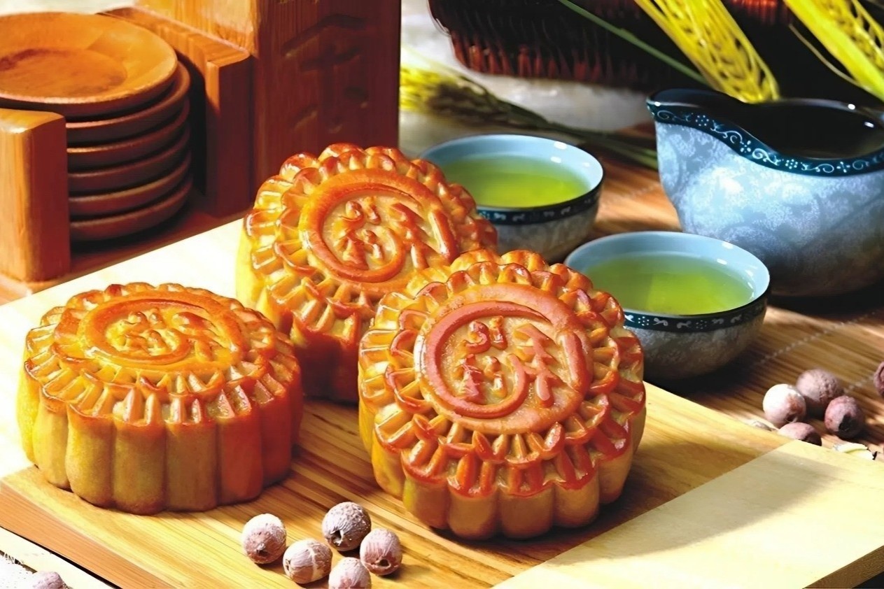 Mot dem trang, ba mien dat, muon vi banh Trung thu hoi tu hinh anh