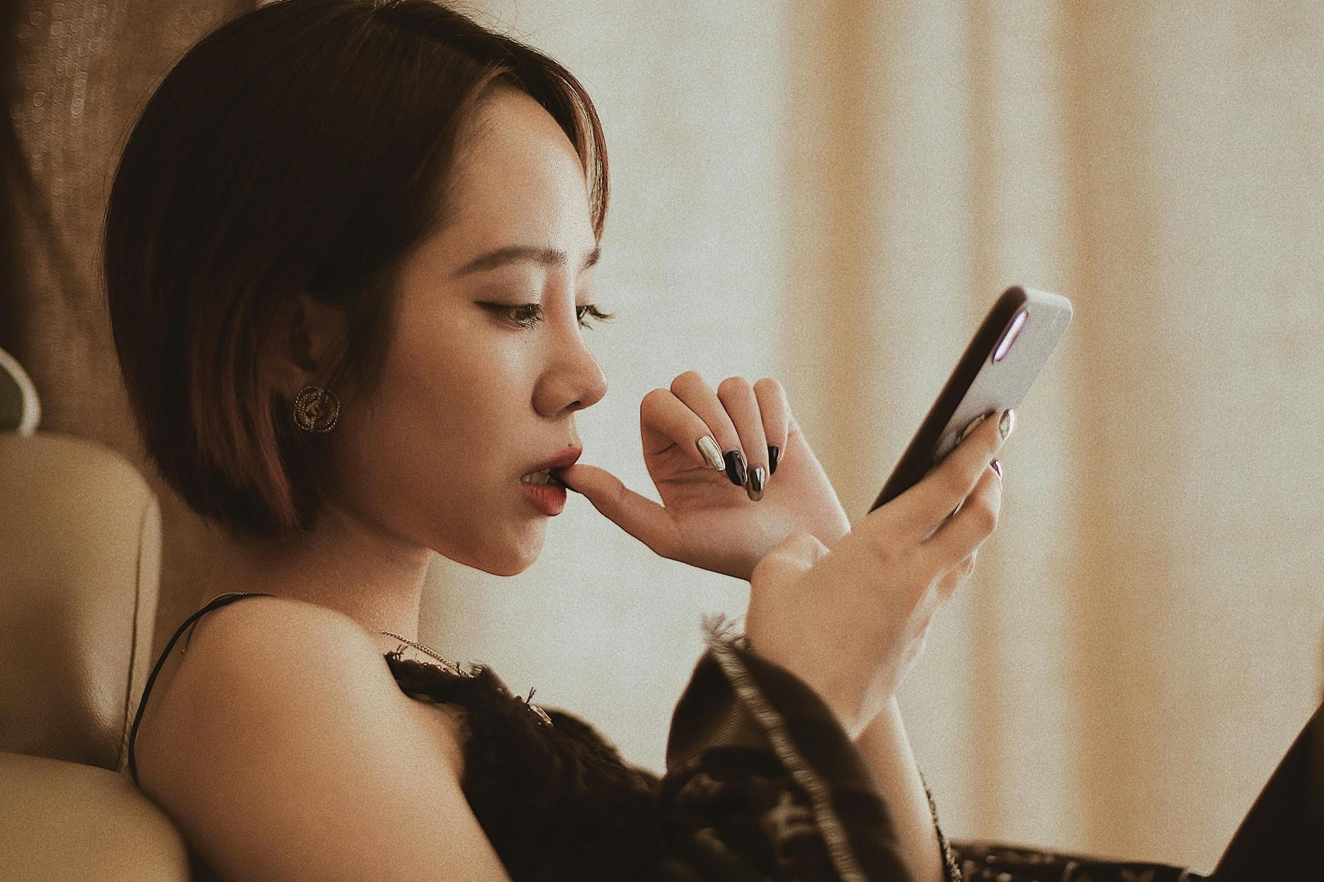 Lam dung ChatGPT de tu van tinh cam hinh anh