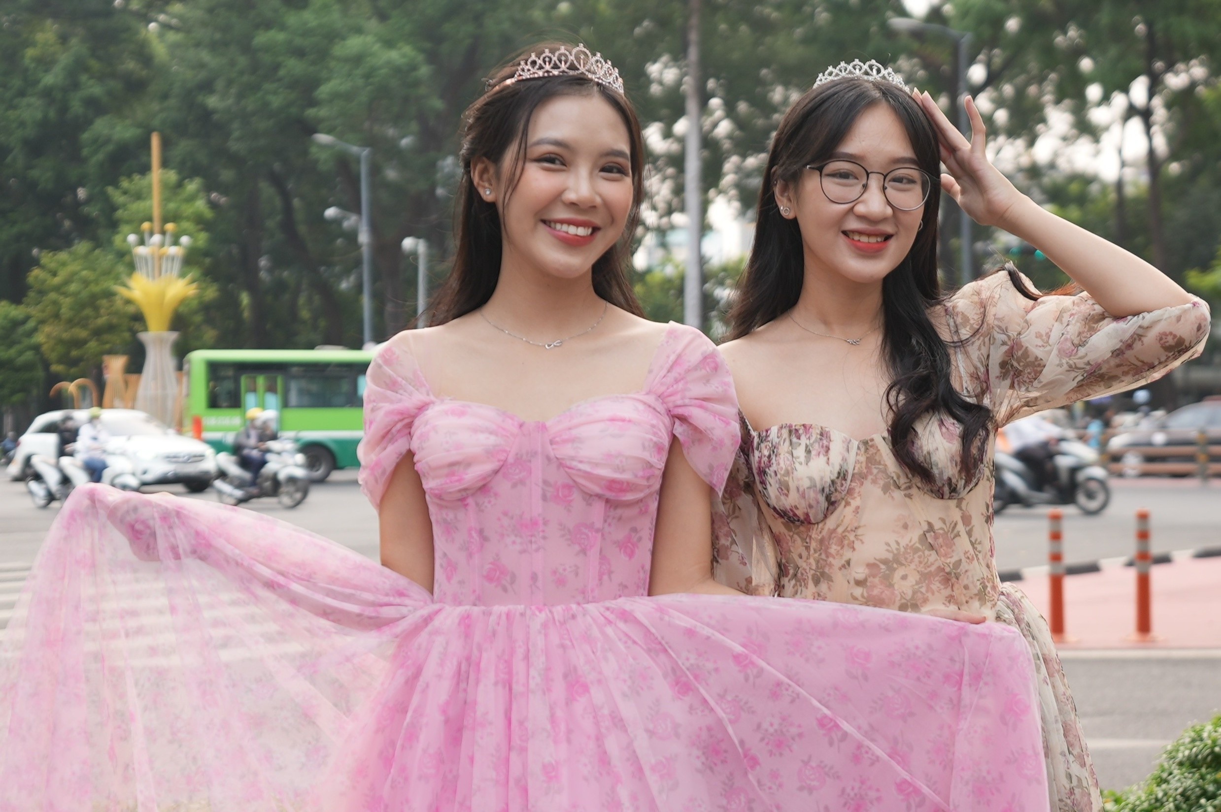 Thue vay cong chua gia tu 100.000 dong hut gioi tre o TP.HCM hinh anh