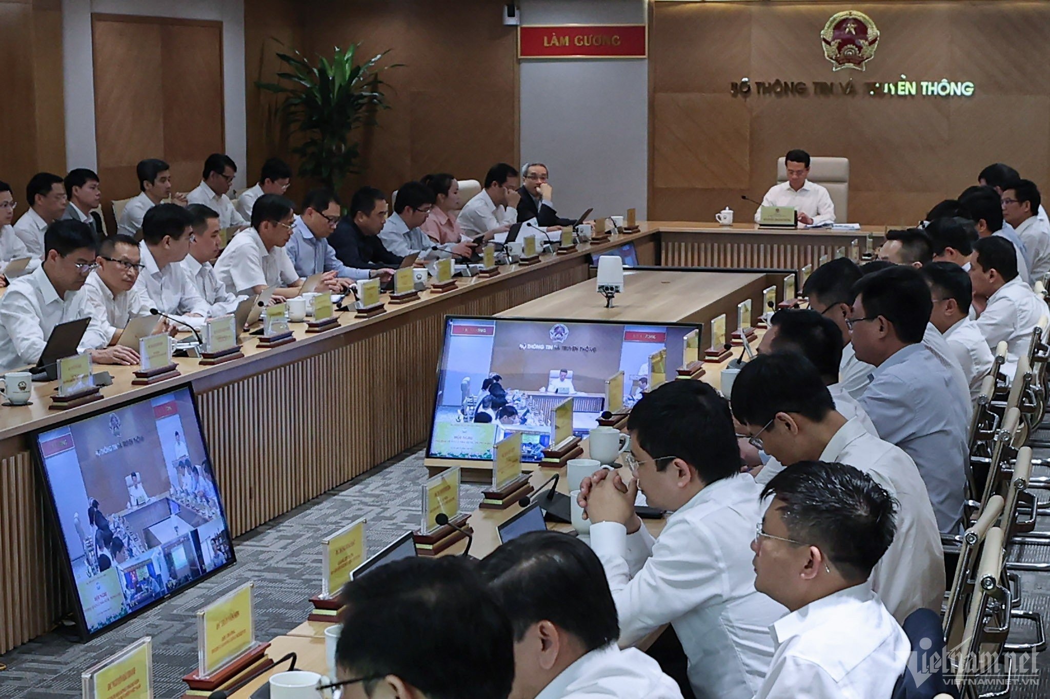 thu truong nguyen thanh lam anh 1