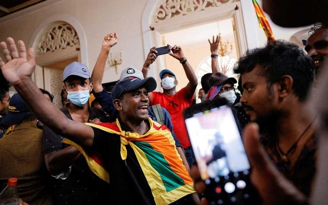 Tong thong Sri Lanka tron khoi tu dinh, cac dang doi lap hop khan hinh anh