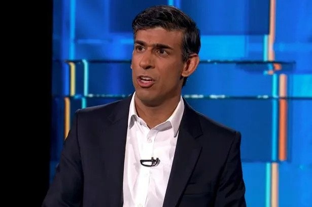 Ung vien thu tuong Anh tranh cai gay gat ve giam thue hinh anh