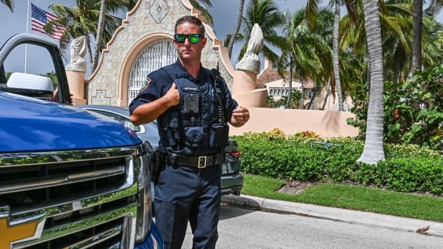 FBI kham xet tu dinh cua ong Trump anh 3