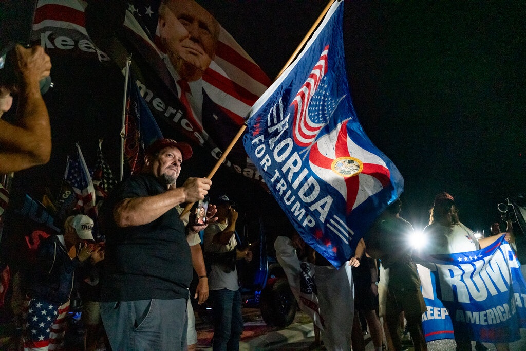 FBI kham xet tu dinh anh 3