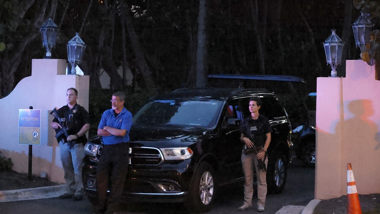 FBI kham xet tu dinh anh 2