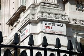 Lo cat dien, vien chuc Anh tap dung giay than thay may photocopy hinh anh