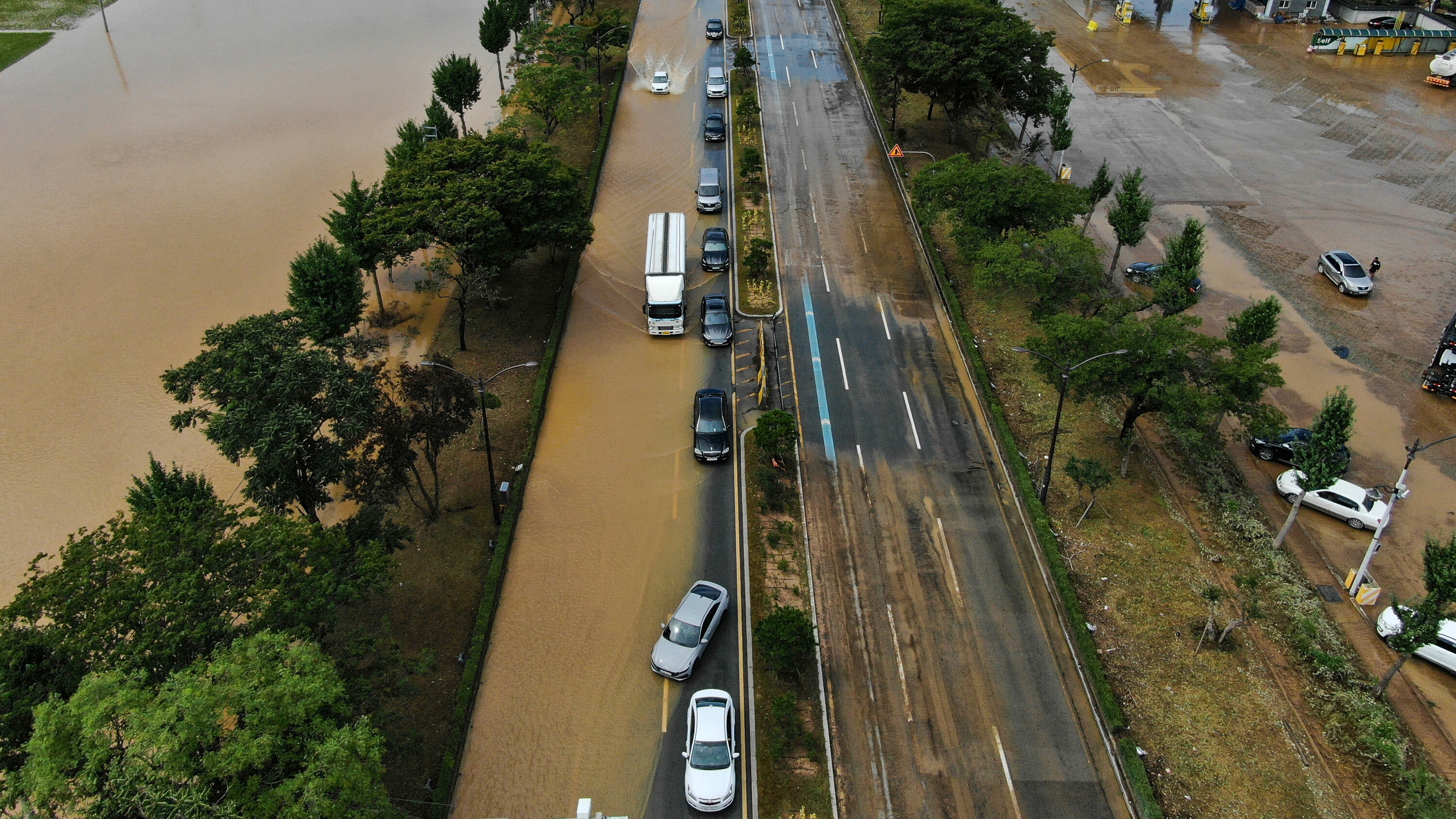 Han Quoc va Trieu Tien gong minh truoc sieu bao Hinnamnor hinh anh