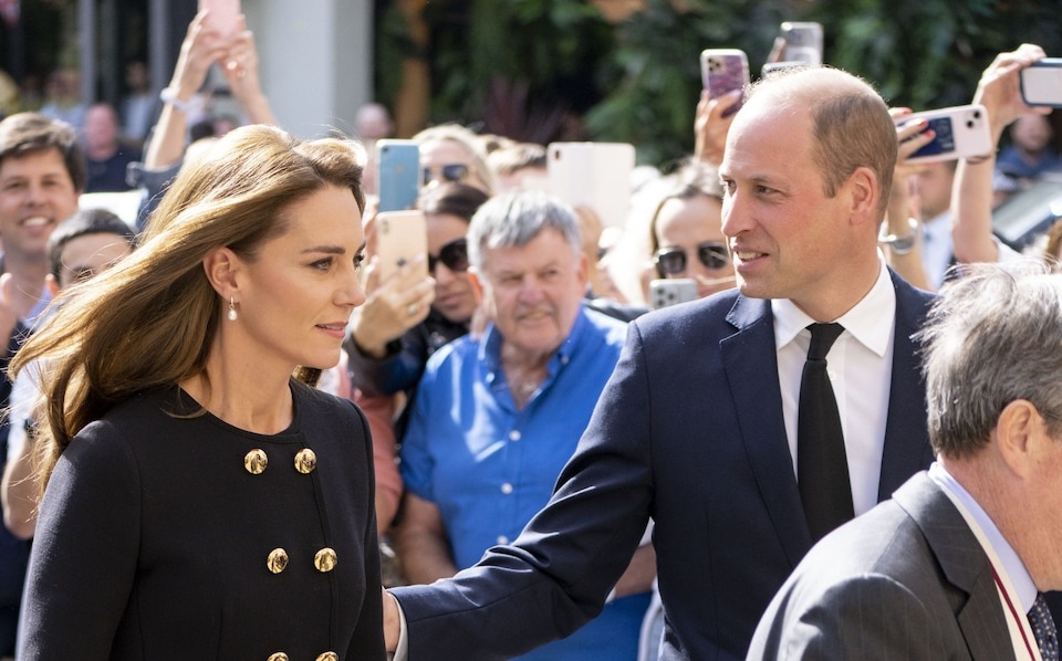 Hoang tu William noi ve su xuat hien cau vong sau khi nu hoang qua doi hinh anh