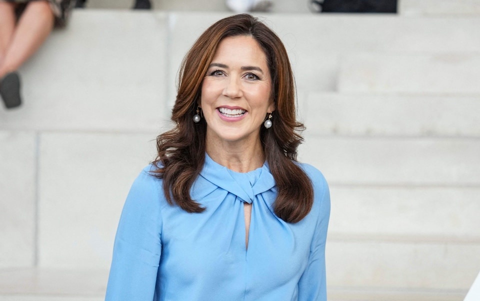 Bo Ngoai giao Anh xin loi hoang gia Dan Mach hinh anh