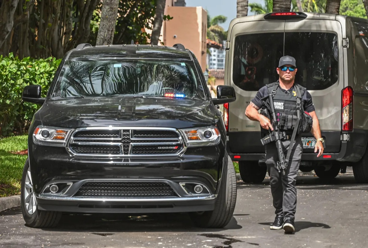 Vu kham xet o Mar-a-Lago anh 1