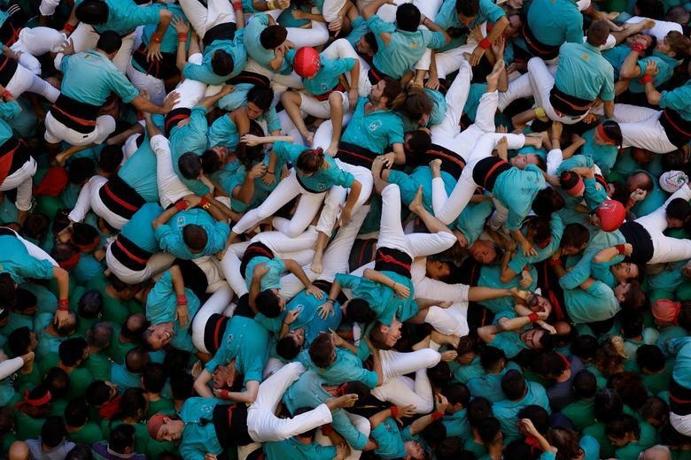 Cuoc thi xep thap nguoi anh 12