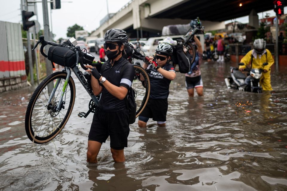 98 nguoi thiet mang khi bao Nalgae do bo vao Philippines hinh anh
