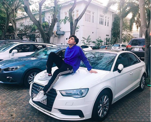 Giay sneakers trang anh 1